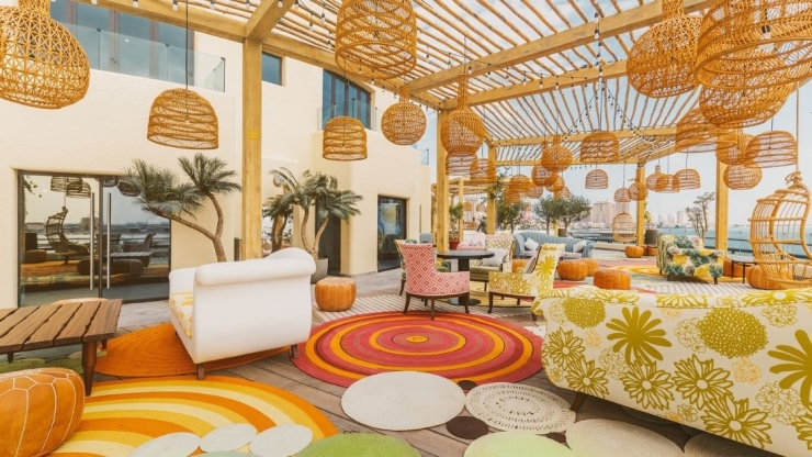 Inspirasi Interior Café Industrial untuk Menarik Anak Muda