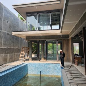 Proyek Pemasangan Aluminium dan Kaca