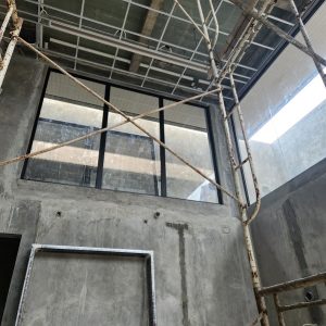 Proyek Pemasangan Aluminium dan Kaca