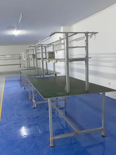 Tips Memilih Meja Produksi yang Tepat untuk Pabrik