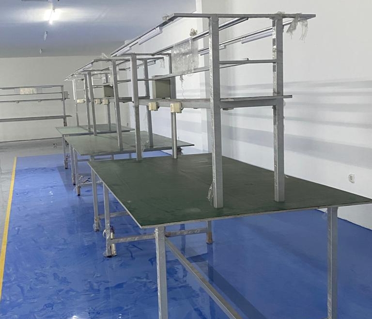 Tips Memilih Meja Produksi yang Tepat untuk Pabrik