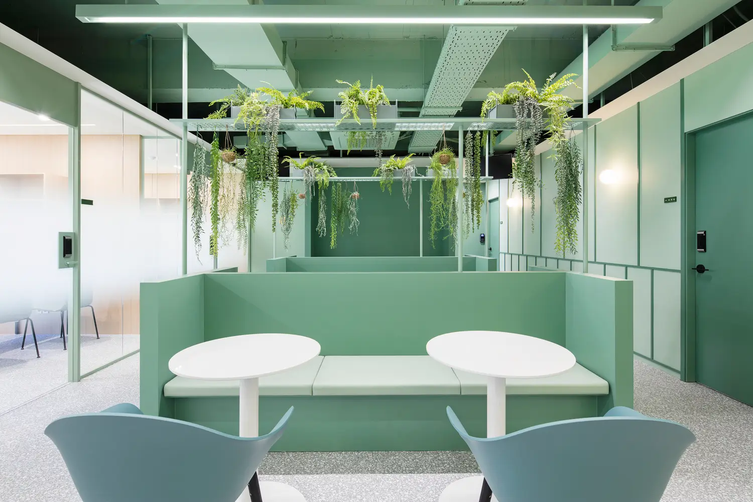 Warna Cat Kantor Hijau Natural – Segar & Anti Stres