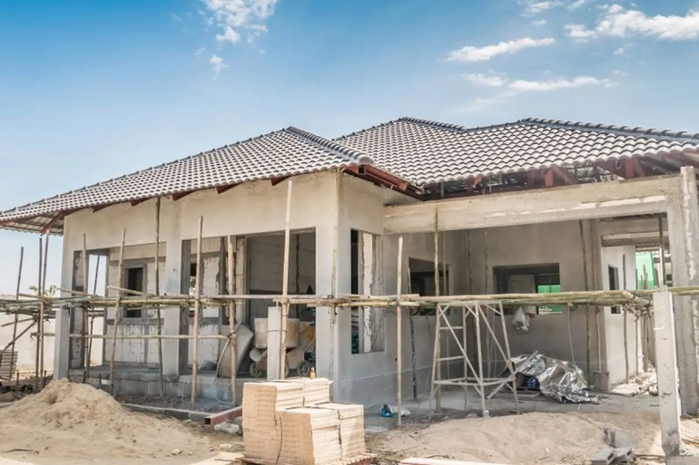 Pinjaman Renovasi Rumah: KUR vs Kredit Bank, Mana Lebih Untung?